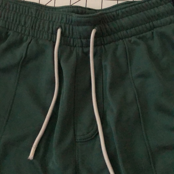 Abercrombie & Fitch shorts - Picture 2 of 8